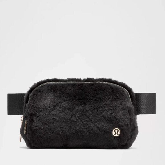 Lululemon | Everywhere Belt Bag - Plush Fleece | Black - Picture 1 of 3